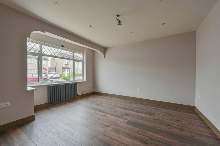 3 Bedroom Semi-Detached House To Rent In Glenthorne Gardens, Sutton Common, Sutton, SM3