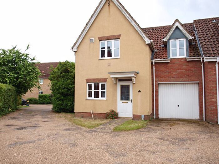 3 Bedroom Property To Rent In Willowbrook Close, Carlton Colville, Lowestoft, NR33