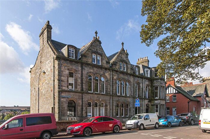 2 Bedroom Flat To Rent In Queens Terrace, St Andrews, Fife, KY16