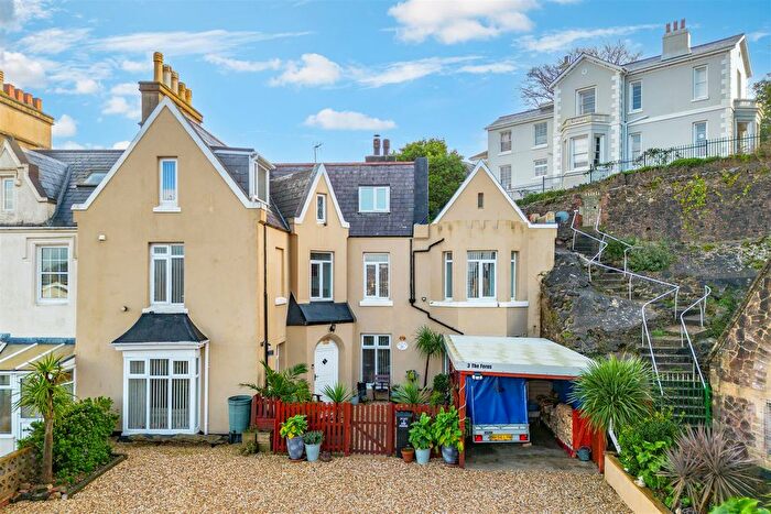 6 Bedroom Semi-Detached House For Sale In St. Lukes Road, Torquay, TQ2