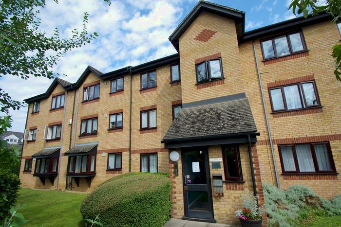 1 Bedroom Flat To Rent In Balmoral Road, Watford, WD24