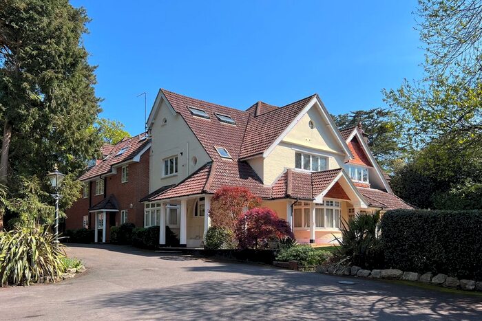 2 Bedroom Flat To Rent In Forest Road, Branksome Park, Poole, BH13