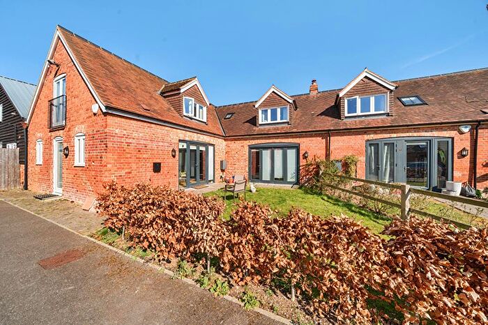 5 Bedroom Barn Conversion For Sale In Reading, Berkshire, RG7