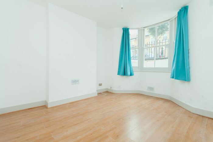 1 Bedroom Flat To Rent In Mabley Street, London, E9