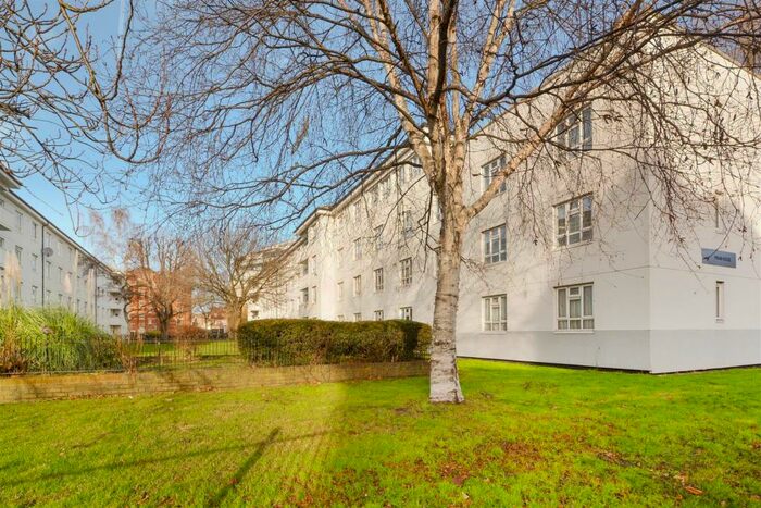 1 Bedroom Flat To Rent In Priam House, Old Bethnal Green Road, London, E2