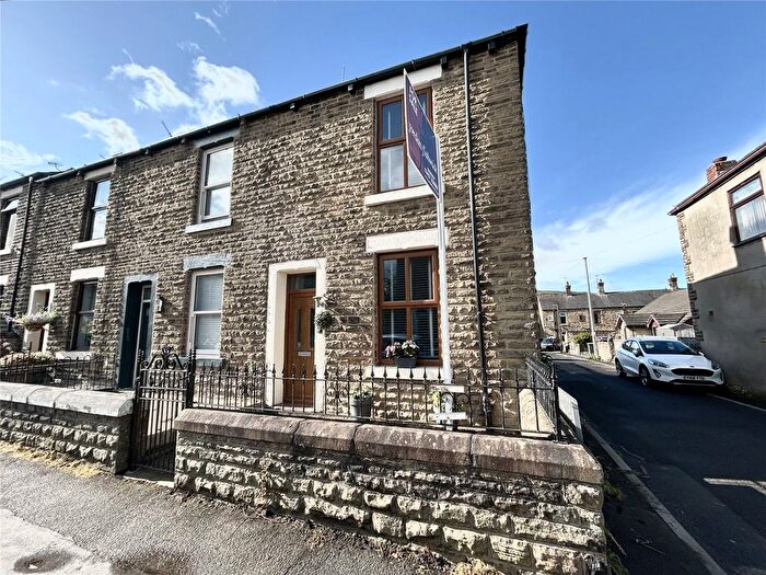 2 Bedroom End Terrace House For Sale In Pikes Lane, Glossop, Derbyshire, SK13