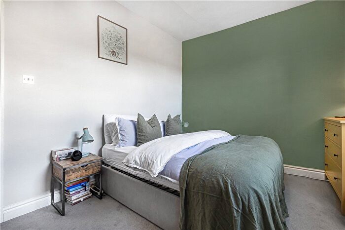 1 Bedroom Flat For Sale In Graham Road, London, E8