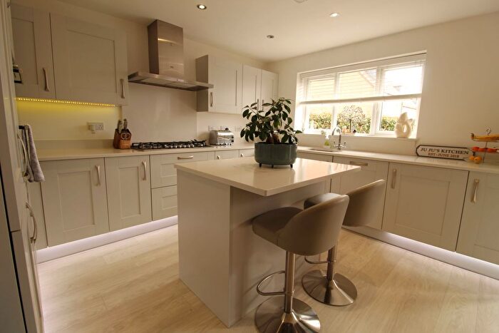 4 Bedroom Detached House For Sale In Biggleswade Road, Potton, Sandy, SG19