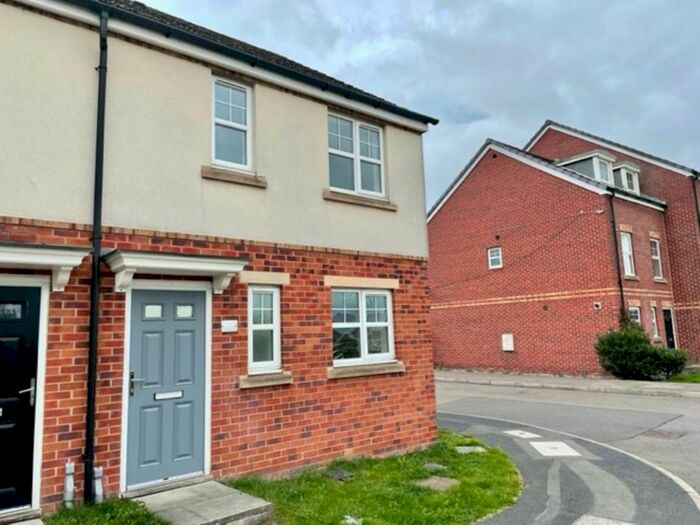 3 Bedroom Semi-Detached House To Rent In Woodcross Avenue, Grimethorpe, Barnsley, S72