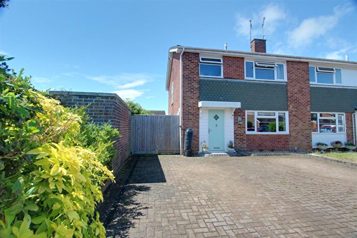 3 Bedroom Semi-Detached House For Sale In Verney Close, Tring, HP23