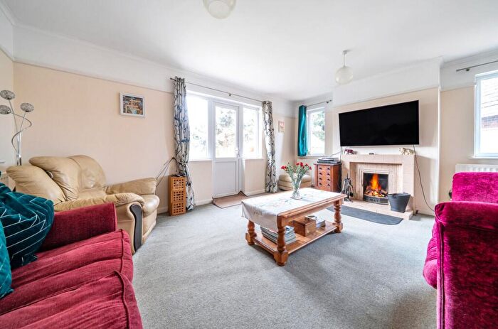 4 Bedroom Detached House For Sale In Woodgate Close, Woodgate, PO20