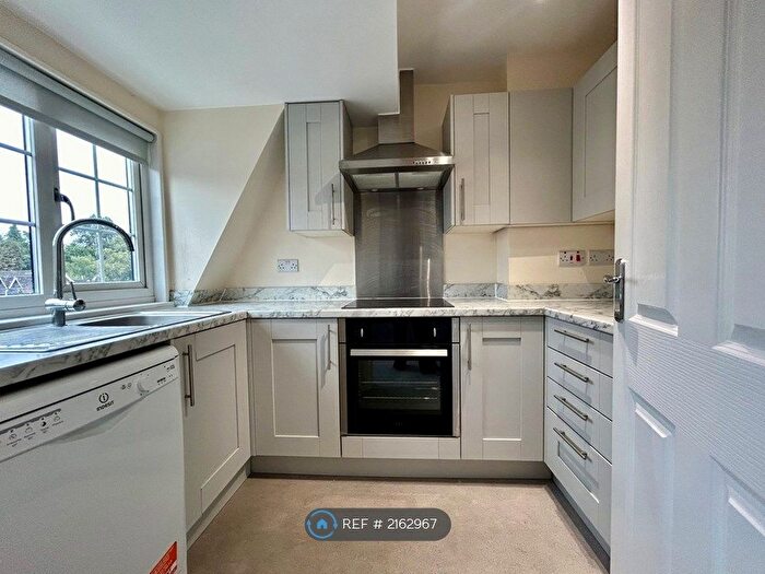 1 Bedroom Flat To Rent In High Street, Harpenden, AL5