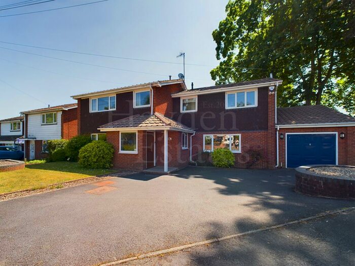 5 Bedroom Detached House To Rent In Sandbourne Drive, Bewdley, DY12