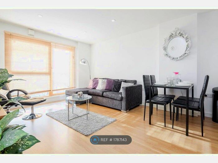 2 Bedroom Flat To Rent In Charrington Court, Romford, RM1