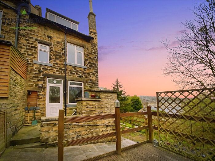 3 Bedroom End Of Terrace House To Rent In Quarry Street, Keighley, West Yorkshire, BD21