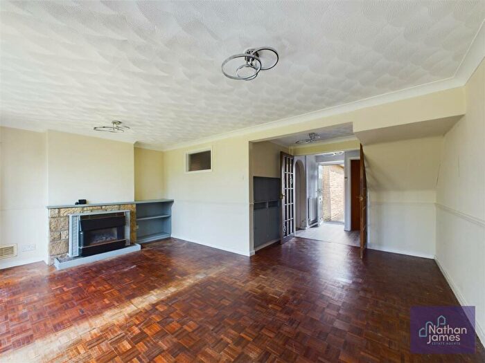 3 Bedroom Detached House For Sale In Longfellow Rd, Caldicot, NP26