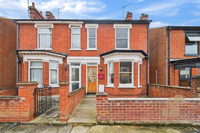 3 Bedroom Semi Detached House For Sale In Sherrington Road, Ipswich, IP1