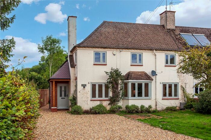 4 Bedroom Semi-Detached House For Sale In Heathfield Avenue, Binfield Heath, Henley-on-Thames, Oxfordshire, RG9