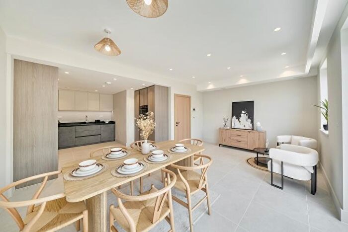 4 Bedroom End Of Terrace House To Rent In Broadfield Road, London, Greater London, SE6