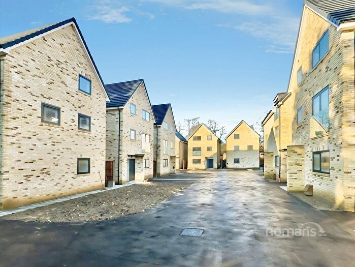 4 Bedroom Detached House To Rent In Sorrel Close, Farnborough, Hampshire, GU14