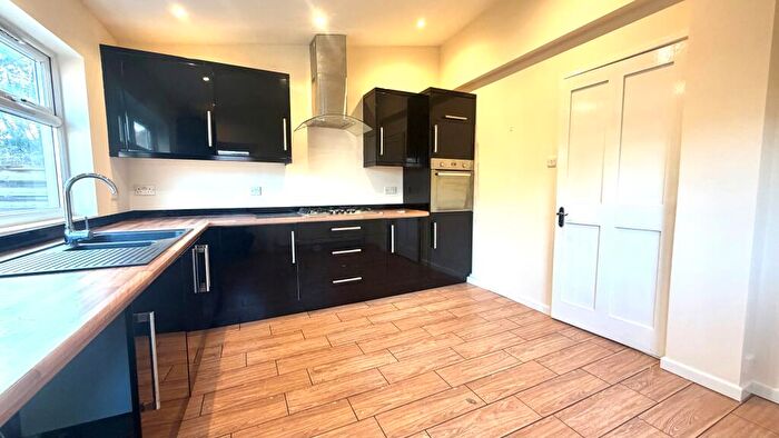 3 Bedroom House To Rent In Kempson Avenue, West Bromwich, B71