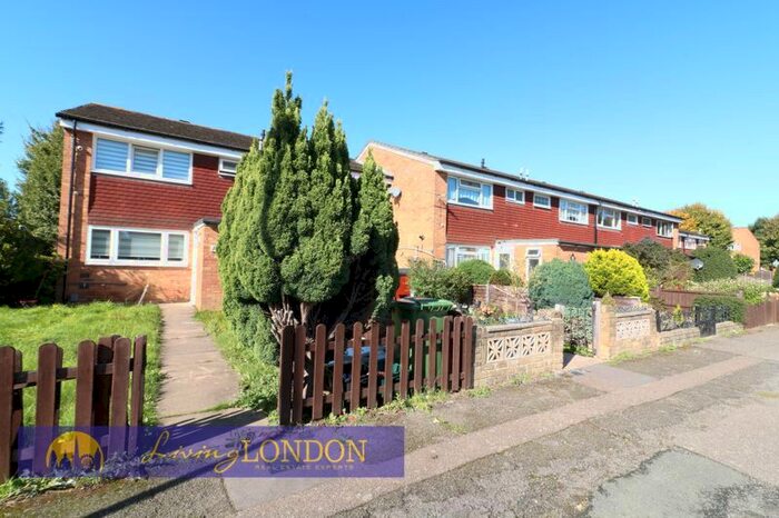 3 Bedroom Terraced House To Rent In Juniper Close, Broxbourne, EN10