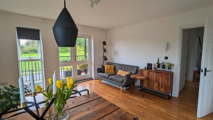 2 Bedroom Property To Rent In Matfield Close, Ashford, TN23