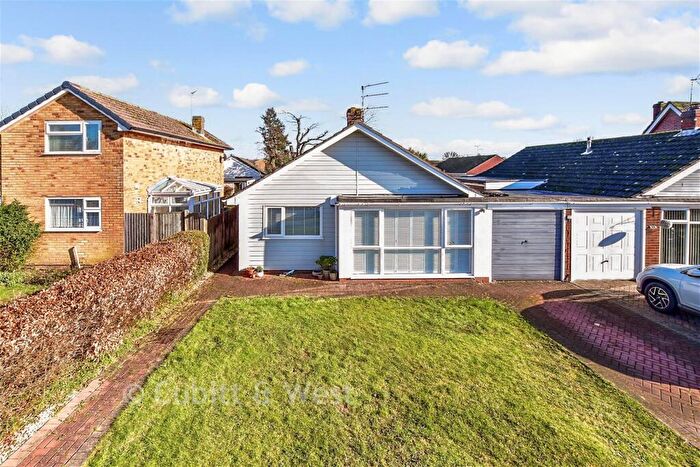 3 Bedroom Detached Bungalow For Sale In Lynwood Avenue, Waterlooville, Hampshire, PO8