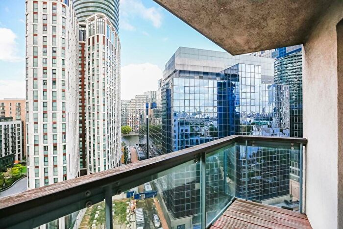 2 Bedroom Flat To Rent In City Tower, Canary Wharf, London, E14