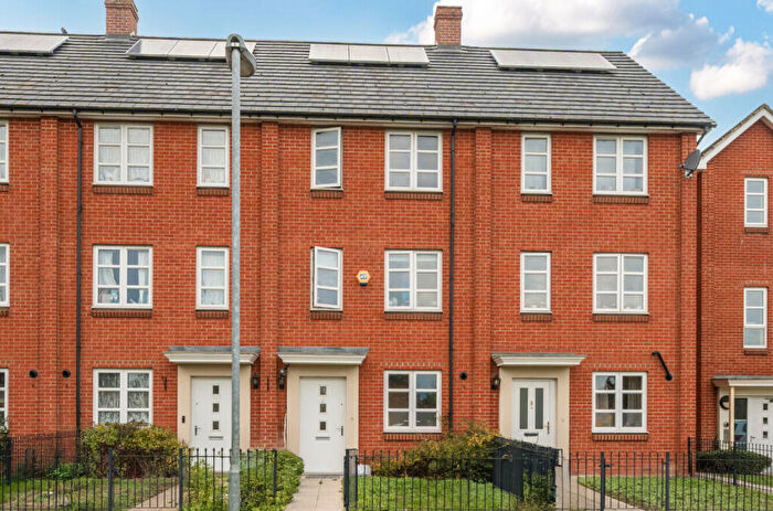 4 Bedroom Terraced House For Sale In Miles Road, Mitcham, CR4