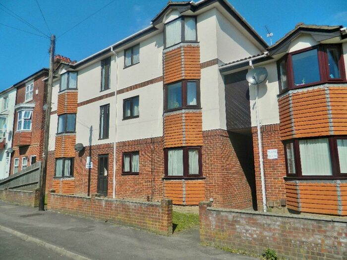 1 Bedroom Flat To Rent In Templar Court, Padwell Road, Southampton, SO14