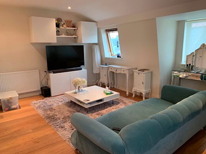 1 Bedroom Property To Rent In Claremont Road, St Margarets, Twickenham, TW1