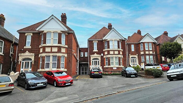 27 Bedroom Flat For Sale In Stepping Stones, - Thorold Road, Bitterne Park, SO18