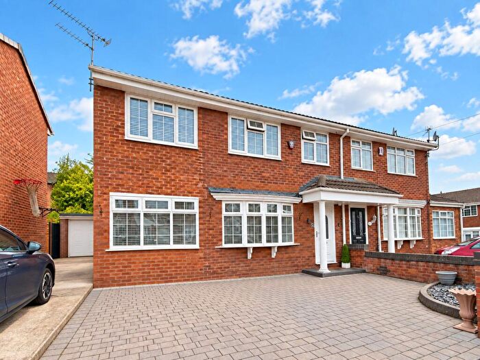 4 Bedroom Semi Detached House For Sale In Victoria Court, Wavertree, L15