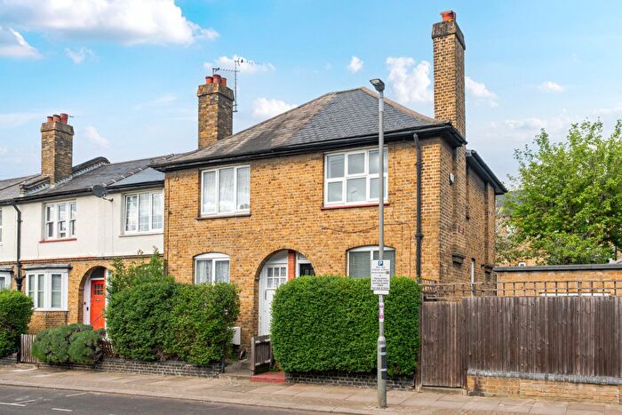 2 Bedroom End Of Terrace House For Sale In Coteford Street, Tooting, London, SW17