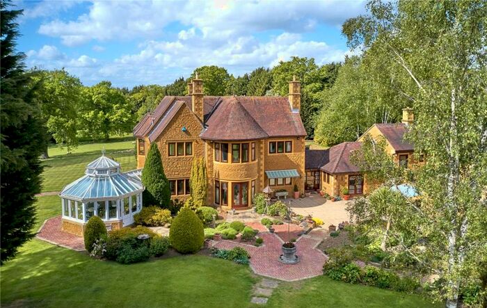 4 Bedroom Equestrian Facility For Sale In Brockhall, Northampton, NN7