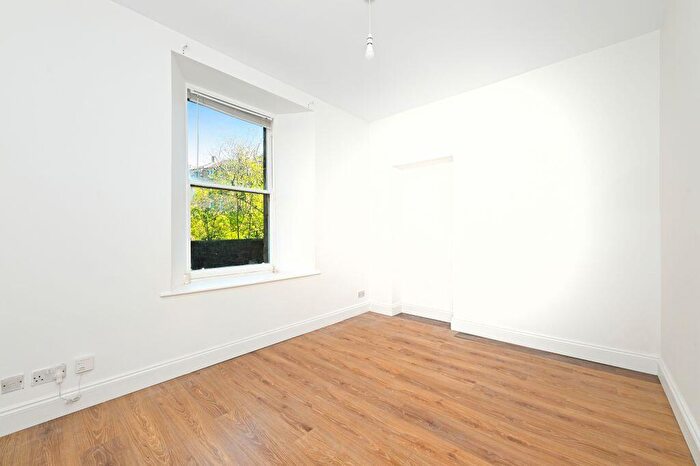 2 Bedroom Flat For Sale In West Preston Street, Newington, Edinburgh, EH8