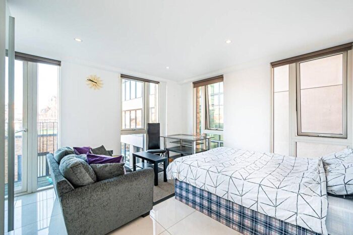 Studio To Rent In Churchway, Camden, London, NW1