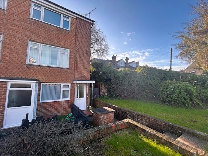 2 Bedroom Maisonette To Rent In Scott Avenue, Rainham, Gillingham, ME8