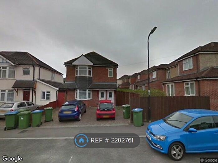 3 Bedroom Flat To Rent In Highfield, Southampton, SO17