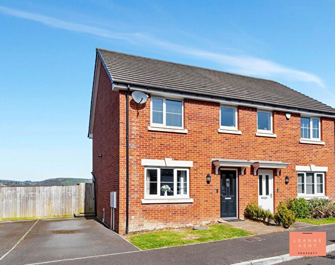 3 Bedroom Semi Detached House For Sale In Beech Tree Avenue, Caerphilly, CF83