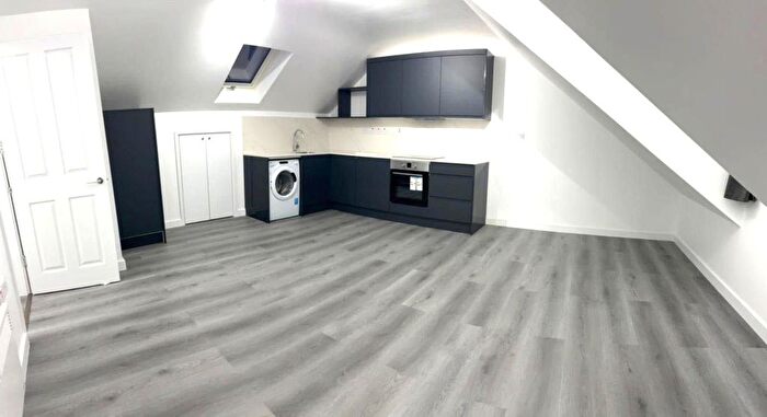 2 Bedroom Flat To Rent In Taylor Road, Romney Marsh, TN29