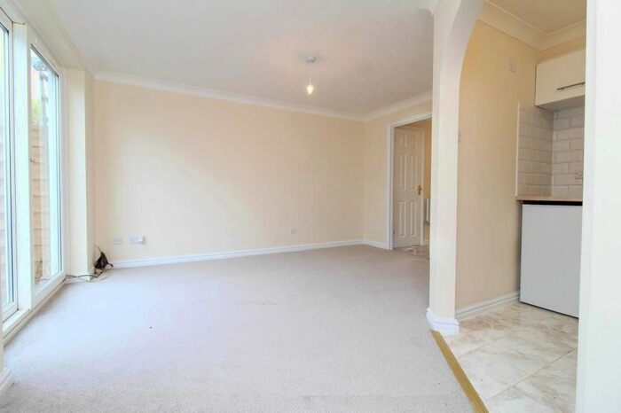 1 Bedroom Maisonette To Rent In Millbridge Gardens, Southampton SO19
