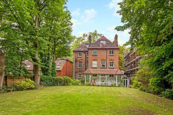 2 Bedroom Flat To Rent In Fitzjohns Avenue, Hampstead, NW3