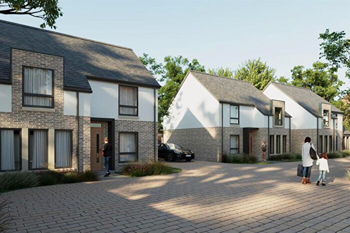 4 Bedroom Detached House For Sale In Tippendell Lane, Chiswell Green, St. Albans, AL2