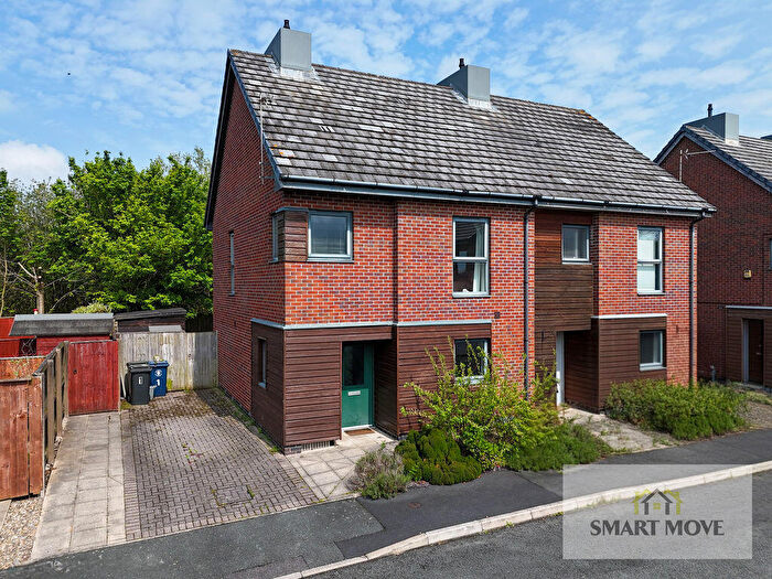 3 Bedroom Semi-Detached House For Sale In Carr Heyes Drive, Hesketh Bank, Preston, PR4