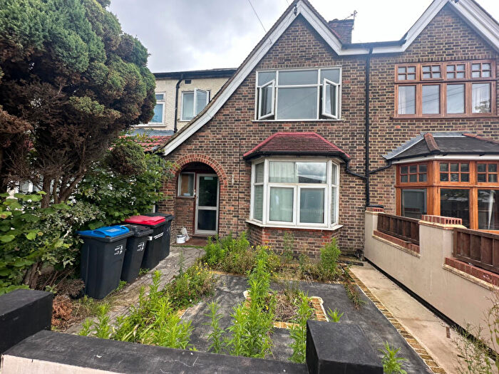 1 Bedroom Flat To Rent In Edgehill Road, CR4