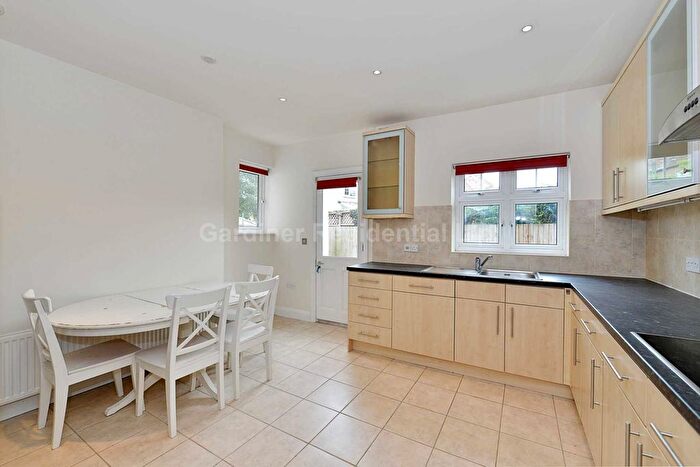 4 Bedroom Semi-Detached House To Rent In Argyle Road, London, W13