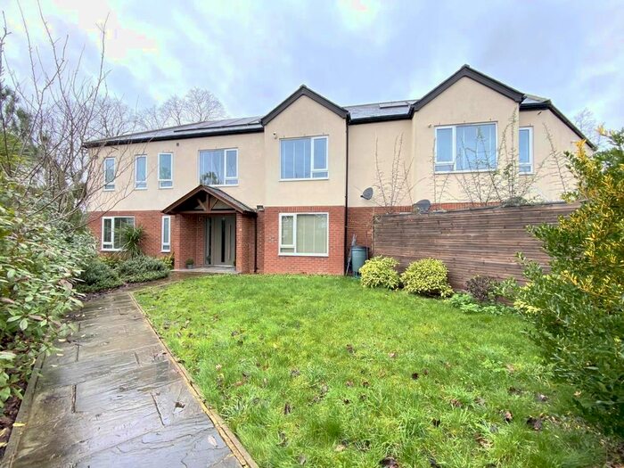 4 Bedroom Property To Rent In Richmond Road, Kingston Upon Thames, KT2