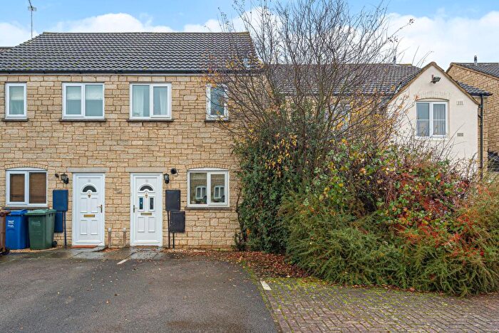 2 Bedroom Semi-Detached House To Rent In Avocet Way, Bicester, OX26